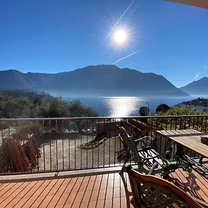 Big With View And Two Bedrooms Sala Comacina