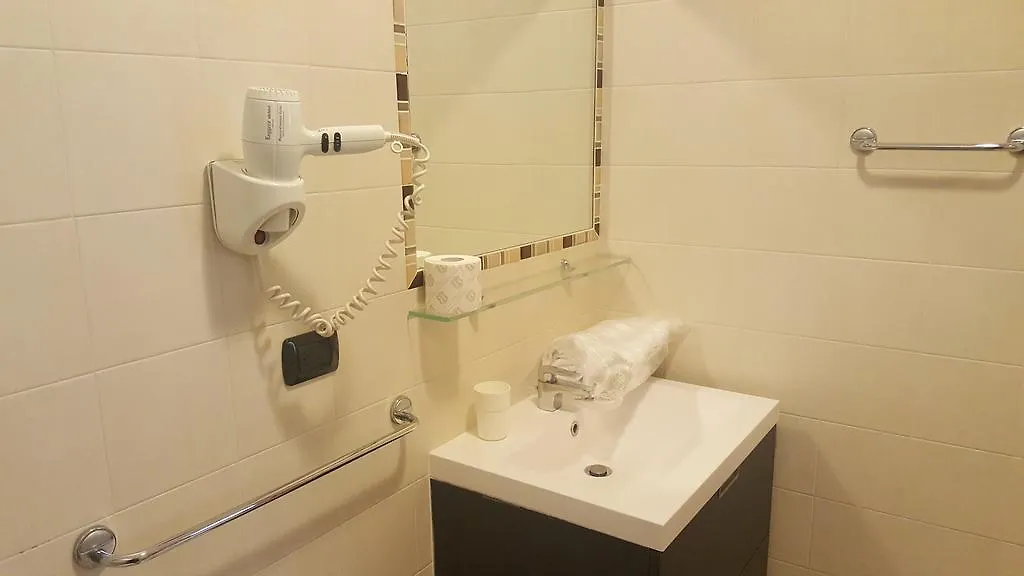 Residenza Villa Regina Monza 0*,